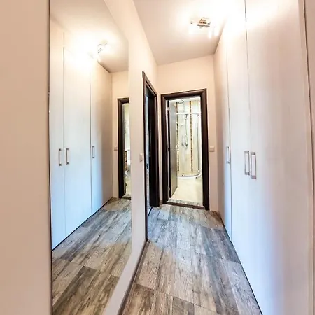 Bright 1bdr With A Balcony *