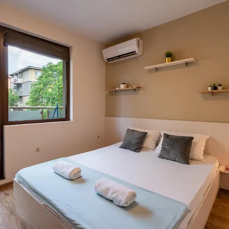 Bright 1bdr With A Balcony 소피아