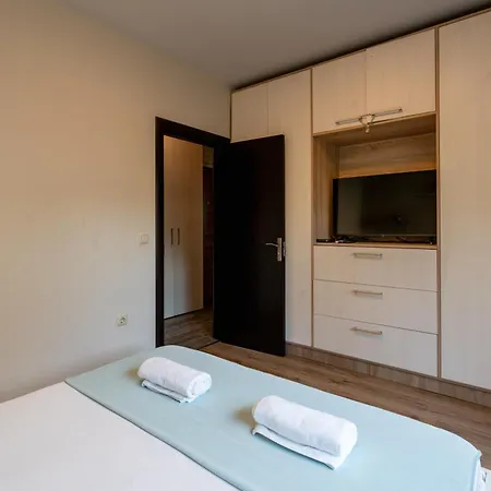 Bright 1bdr With A Balcony * 소피아