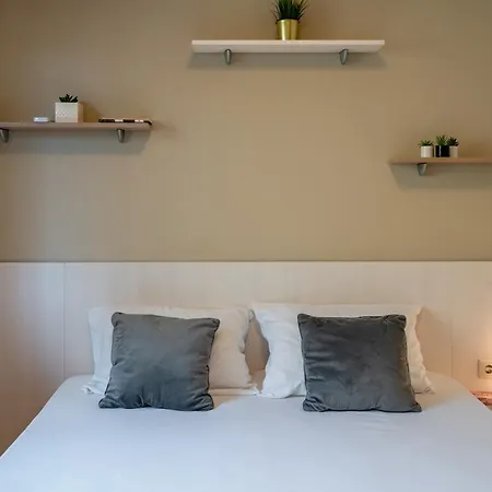 Bright 1bdr With A Balcony Sófia