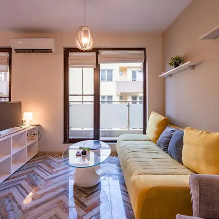 Apartment Bright 1bdr With A Balcony Sofia