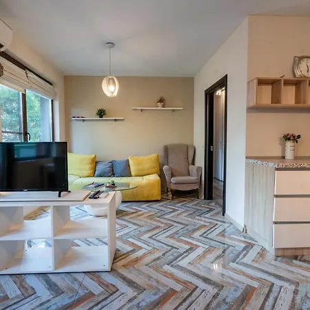 Bright 1bdr With A Balcony