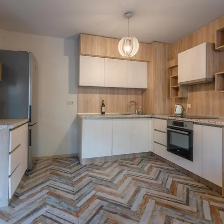 Apartment Bright 1bdr With A Balcony *