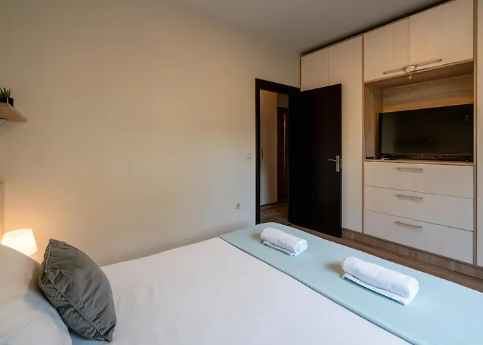 Bright 1bdr With A Balcony *