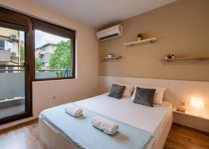 Bright 1bdr With A Balcony София
