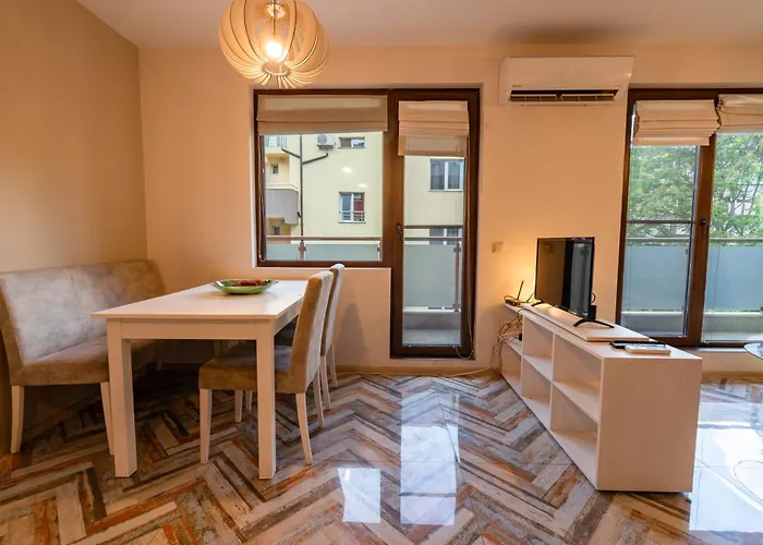 Апартаменты Bright 1bdr With A Balcony *