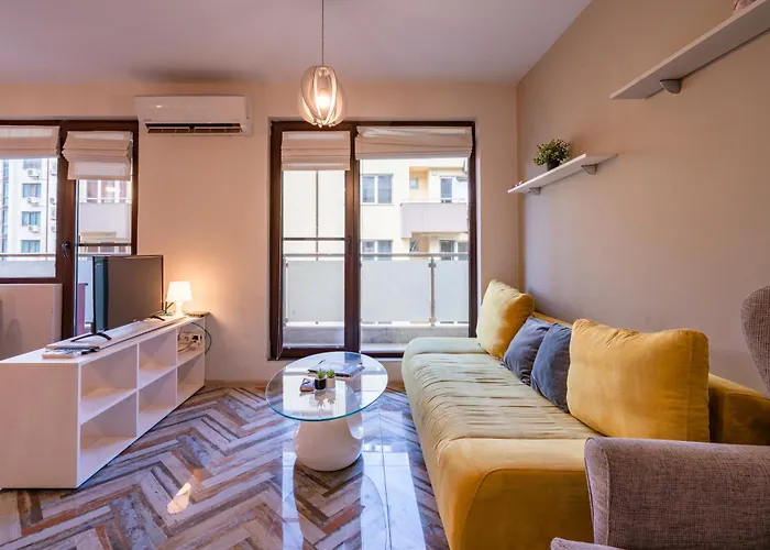 Apartment Bright 1bdr With A Balcony Sofia