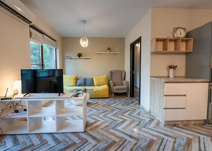 Bright 1bdr With A Balcony