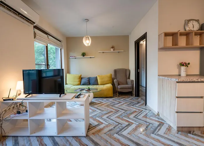 Bright 1bdr With A Balcony Апартаменты *