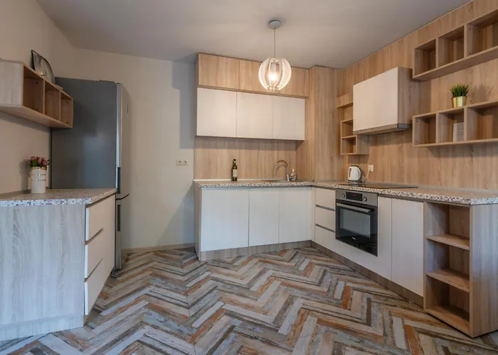 Apartment Bright 1bdr With A Balcony *