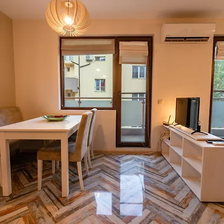 Appartement Bright 1bdr With A Balcony *